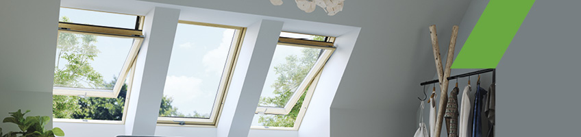 Windows with raised axis of rotation