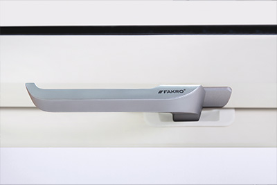 Nuova maniglia ergonomica